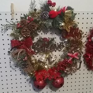 Holiday wreath